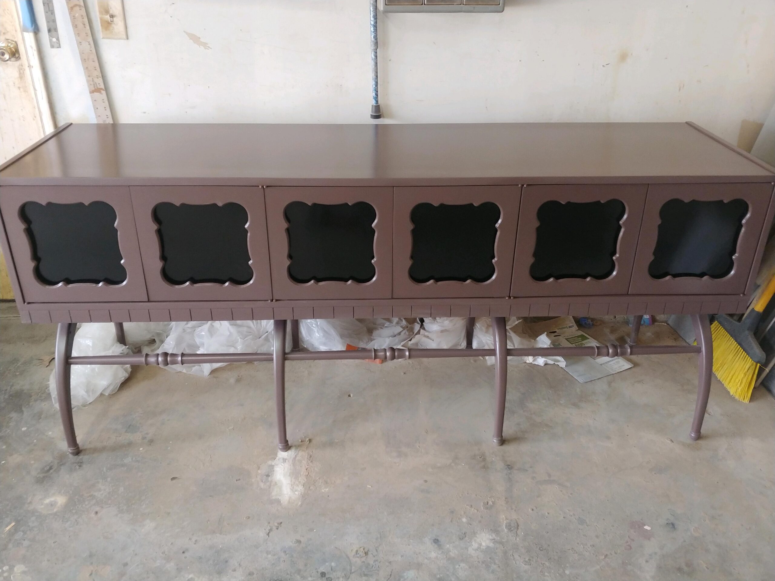 Scalloped-panel console painted detail
